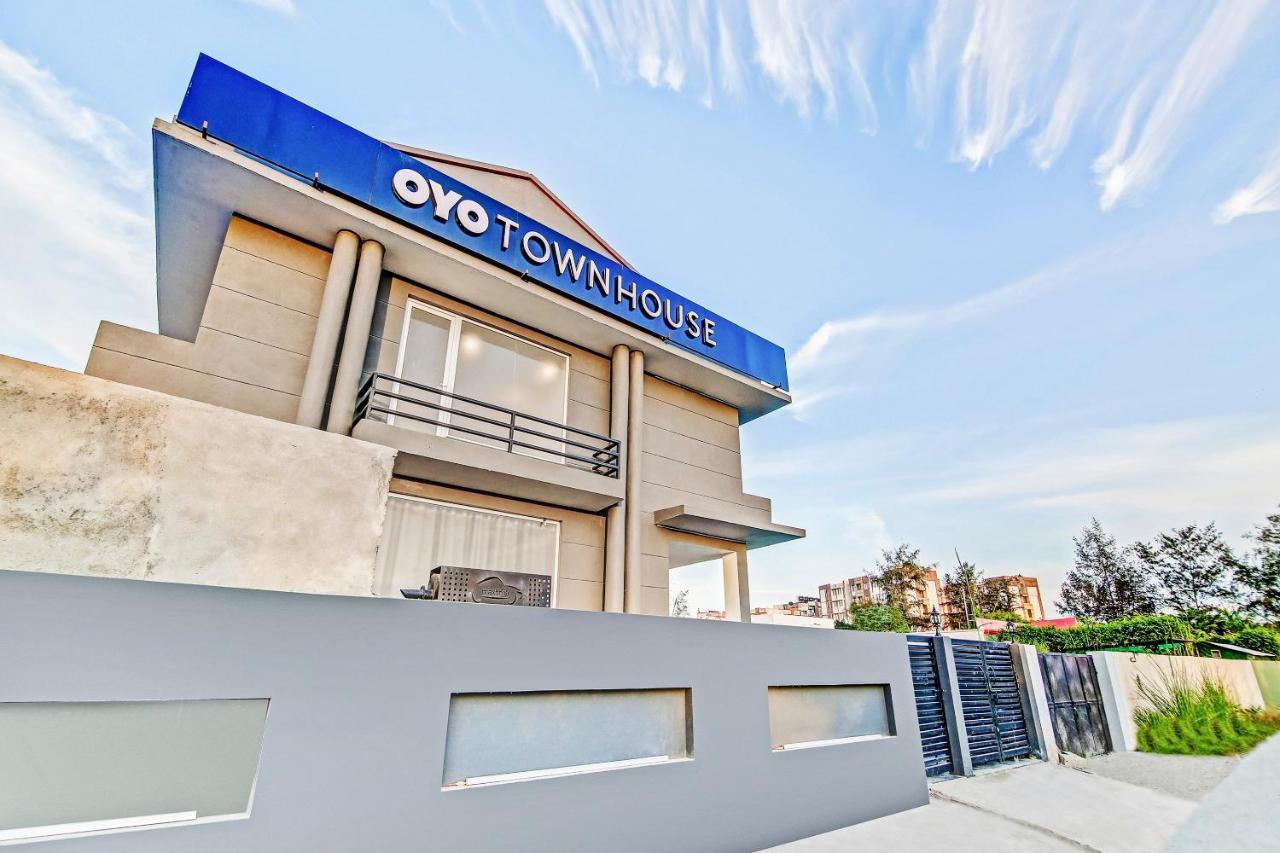 Townhouse Knowledge Park ||| Near Sharda University Greater Noida Extérieur photo
