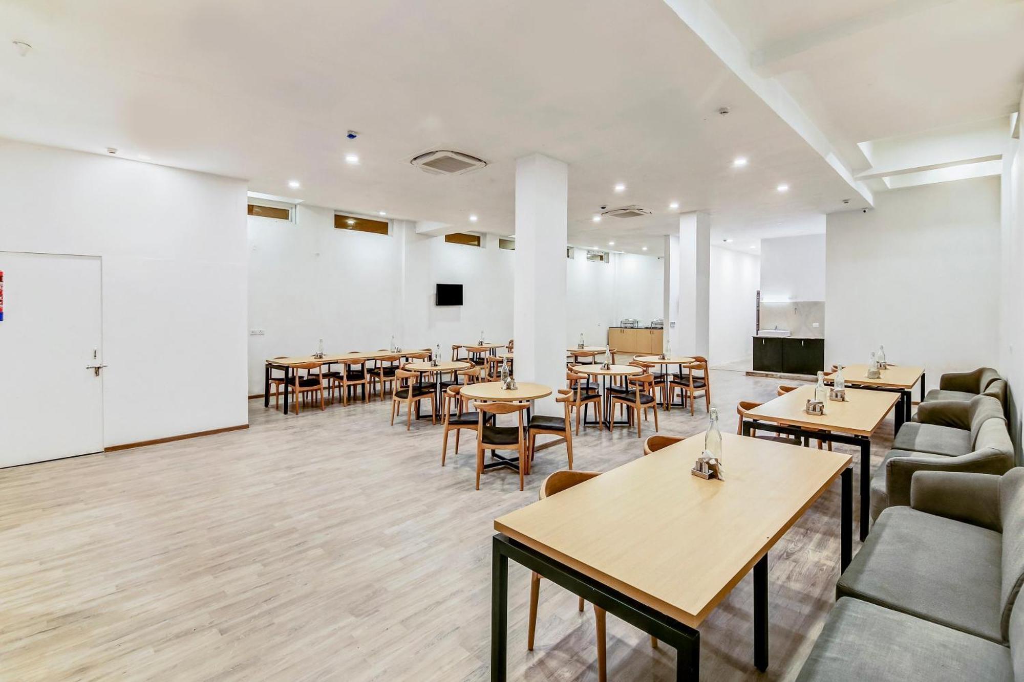 Townhouse Knowledge Park ||| Near Sharda University Greater Noida Extérieur photo