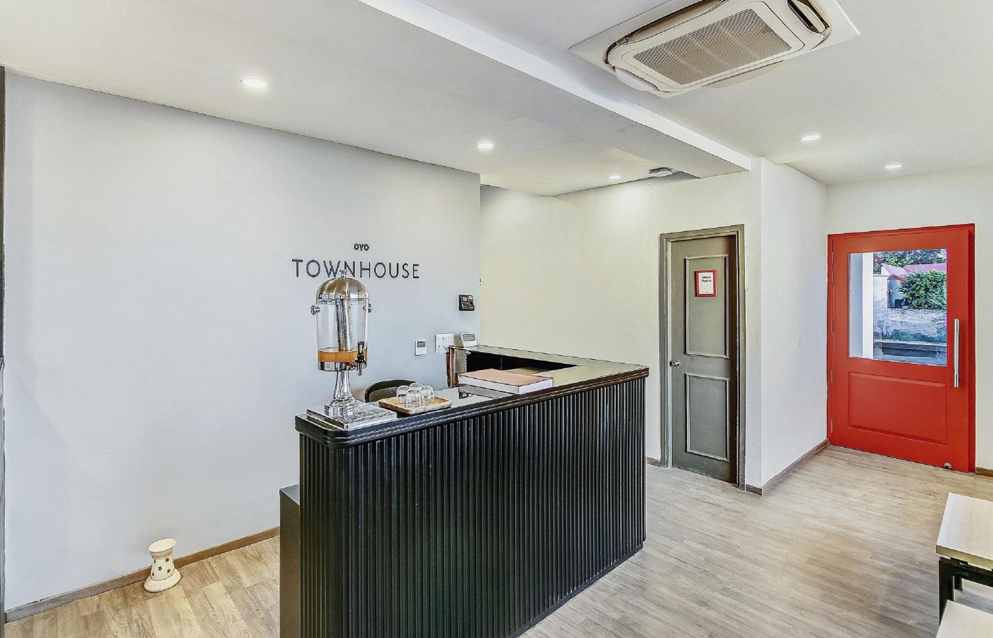 Townhouse Knowledge Park ||| Near Sharda University Greater Noida Extérieur photo
