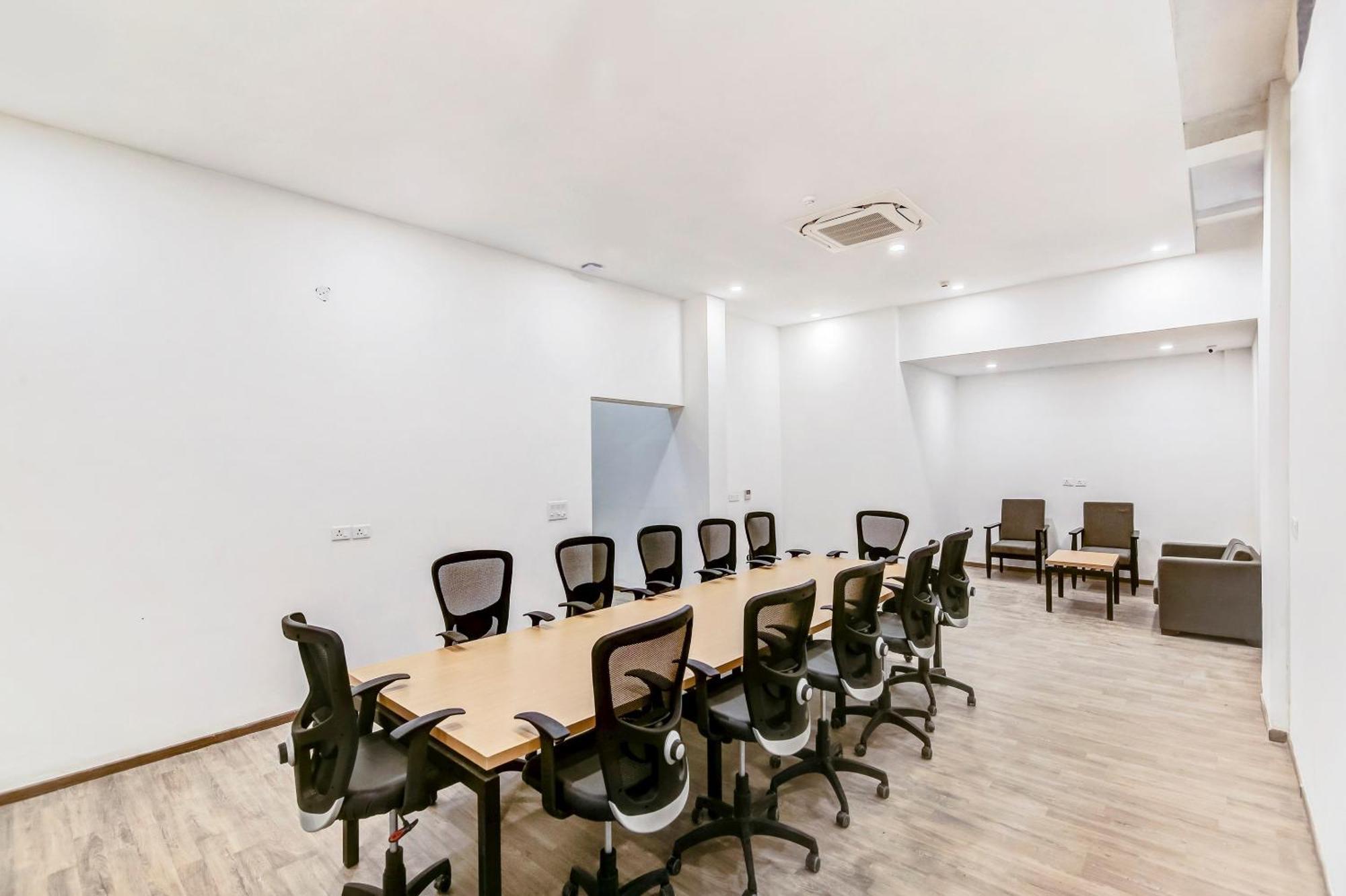 Townhouse Knowledge Park ||| Near Sharda University Greater Noida Extérieur photo