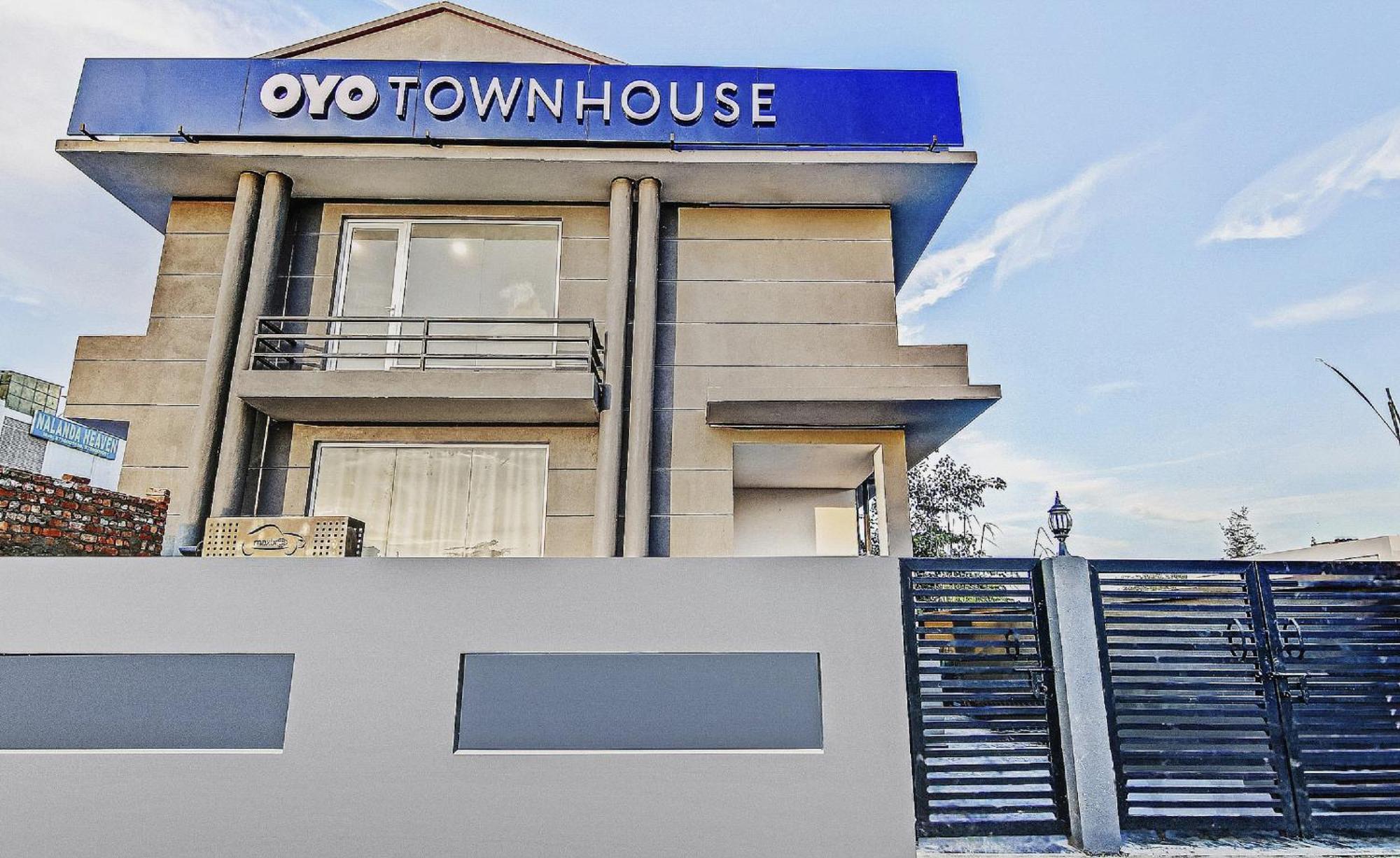 Townhouse Knowledge Park ||| Near Sharda University Greater Noida Extérieur photo