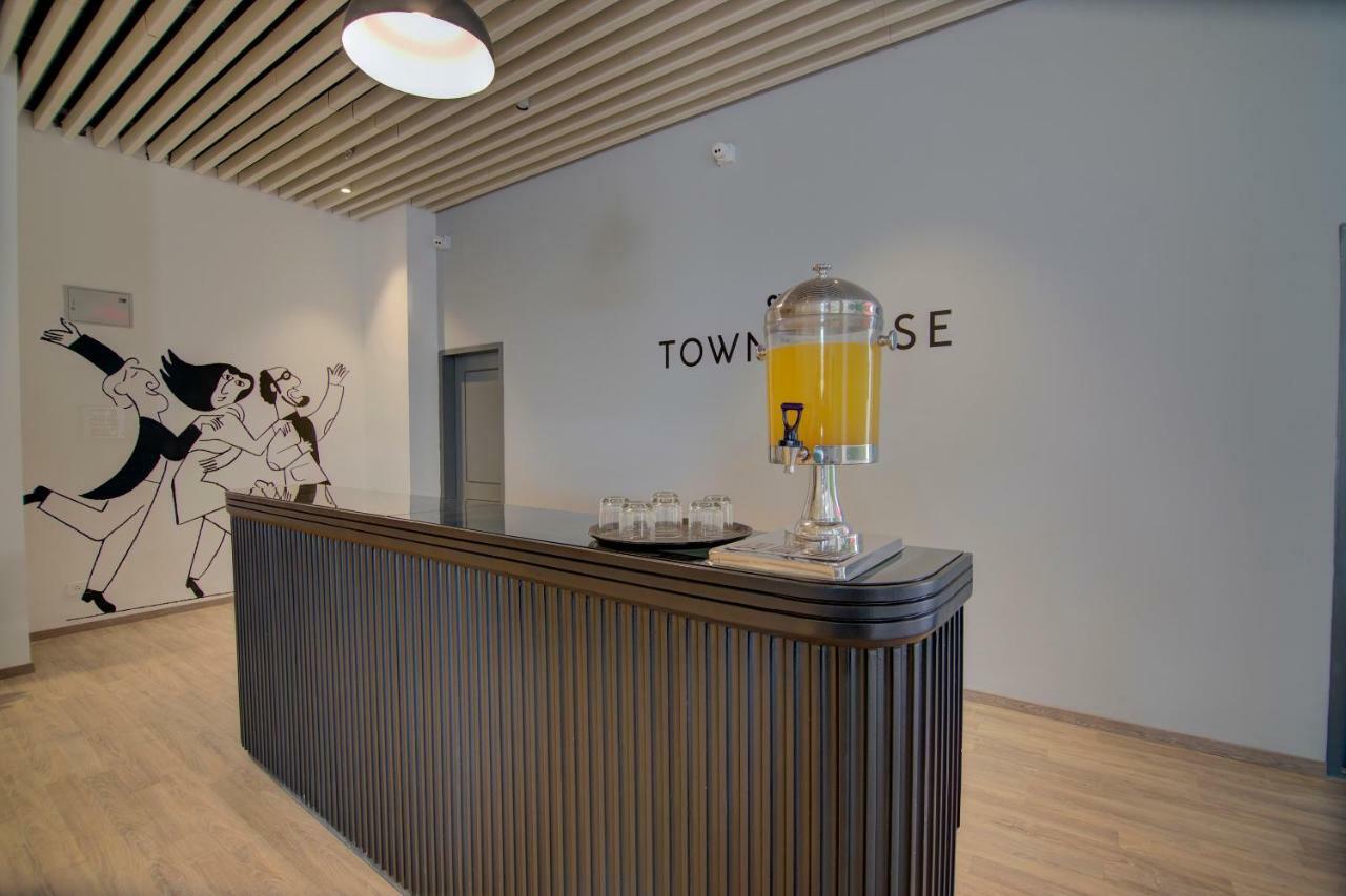 Townhouse Knowledge Park ||| Near Sharda University Greater Noida Extérieur photo